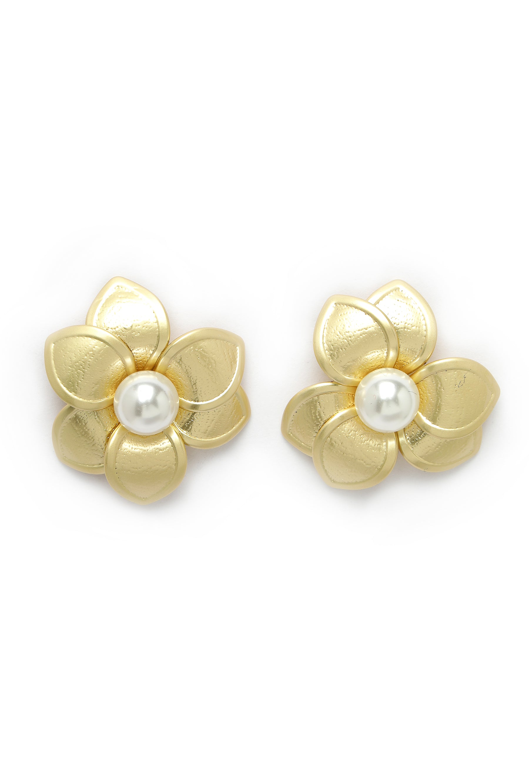 Pendientes florales de color dorado