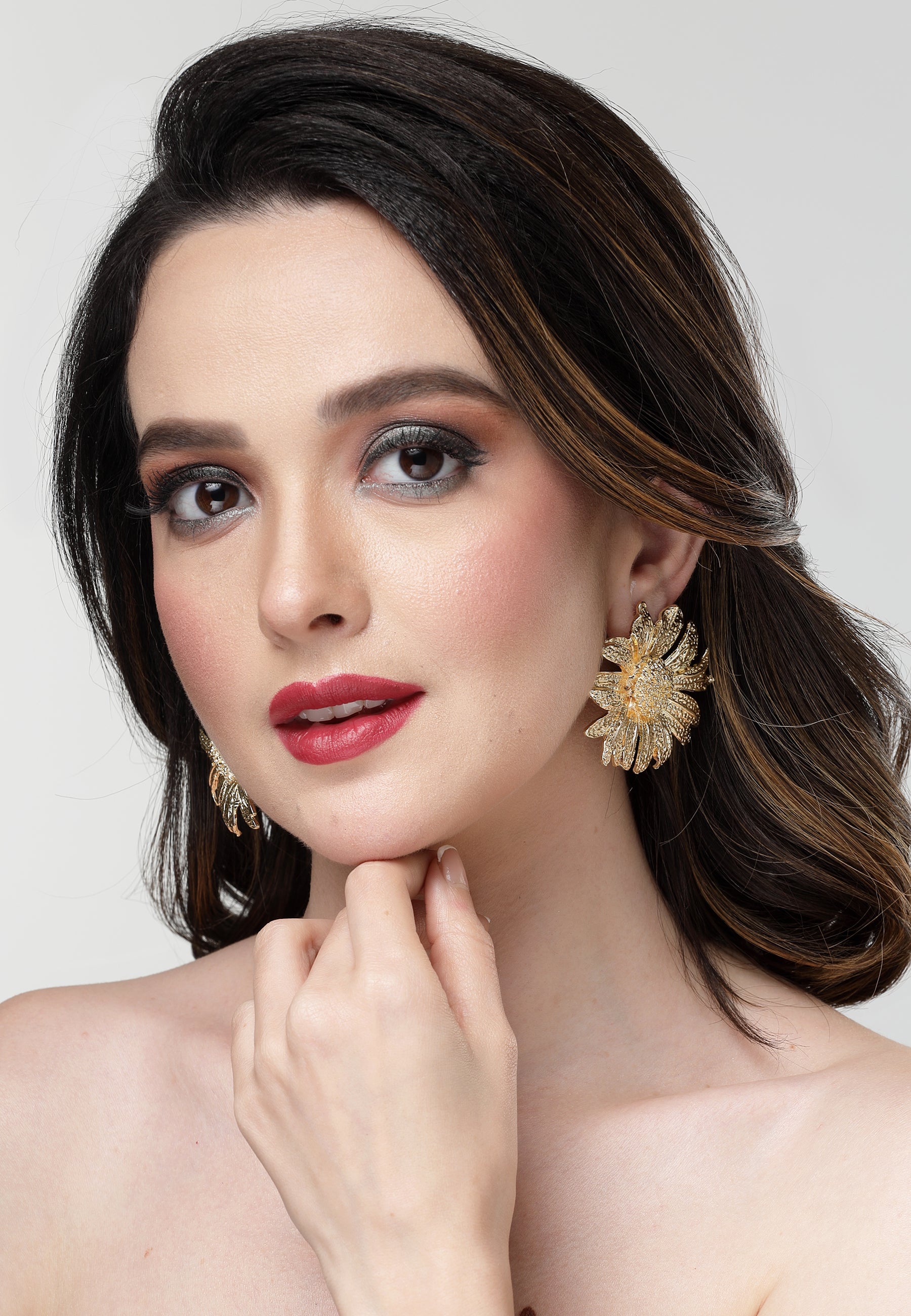 Gold-Coloured Floral Sud Earrings