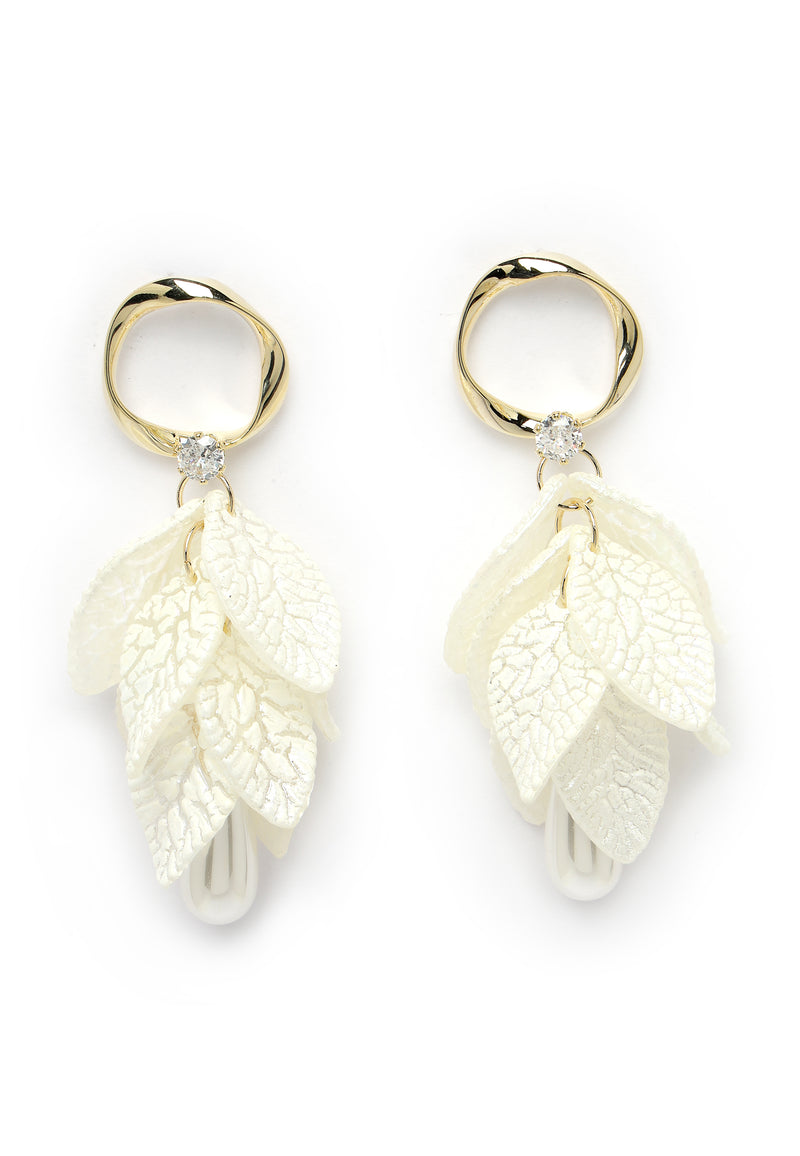 CSS White Leaf Dangle korvakorut