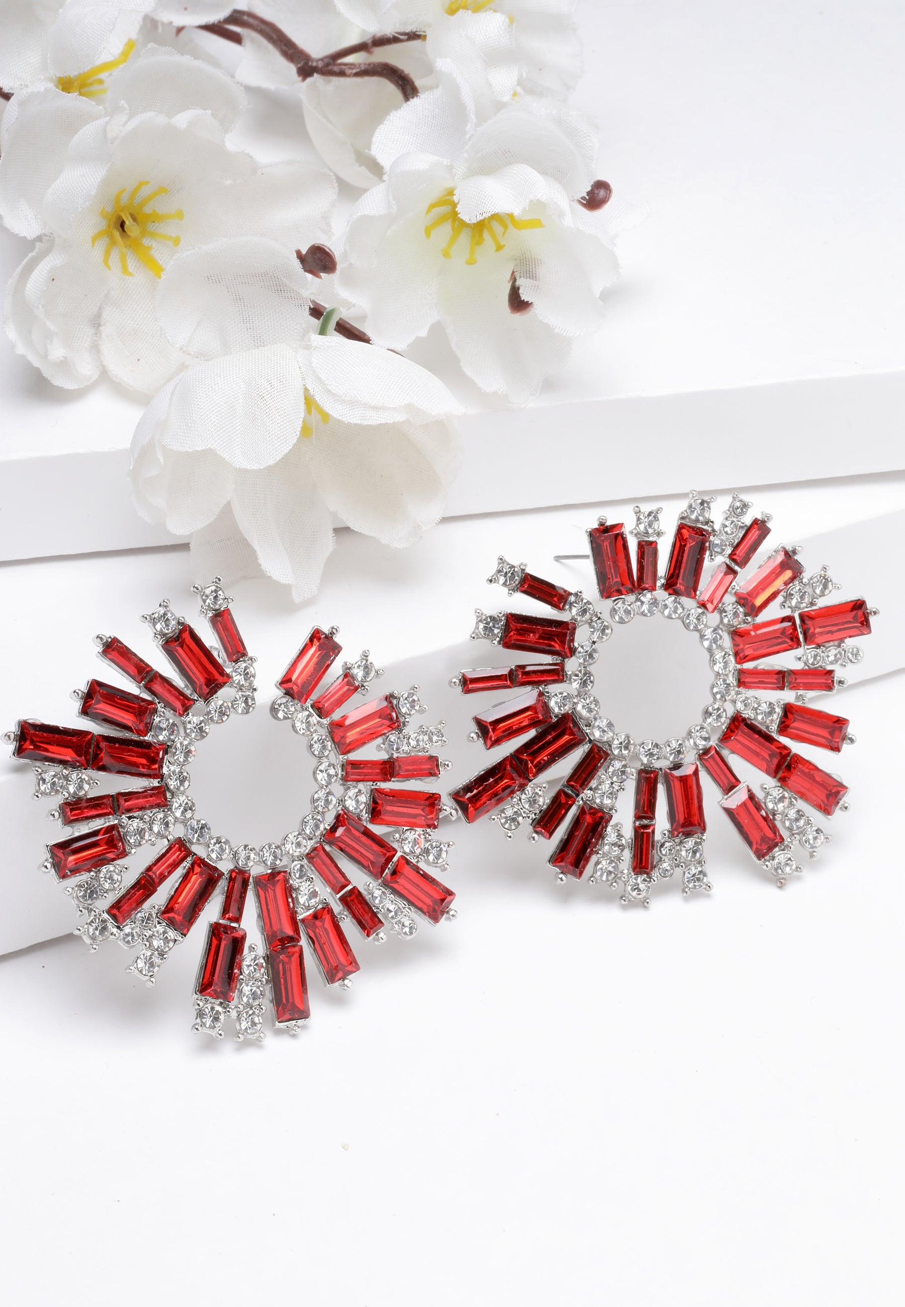 Avant-Garde Paris Sparkling Sunbeam Stud Earrings In Red