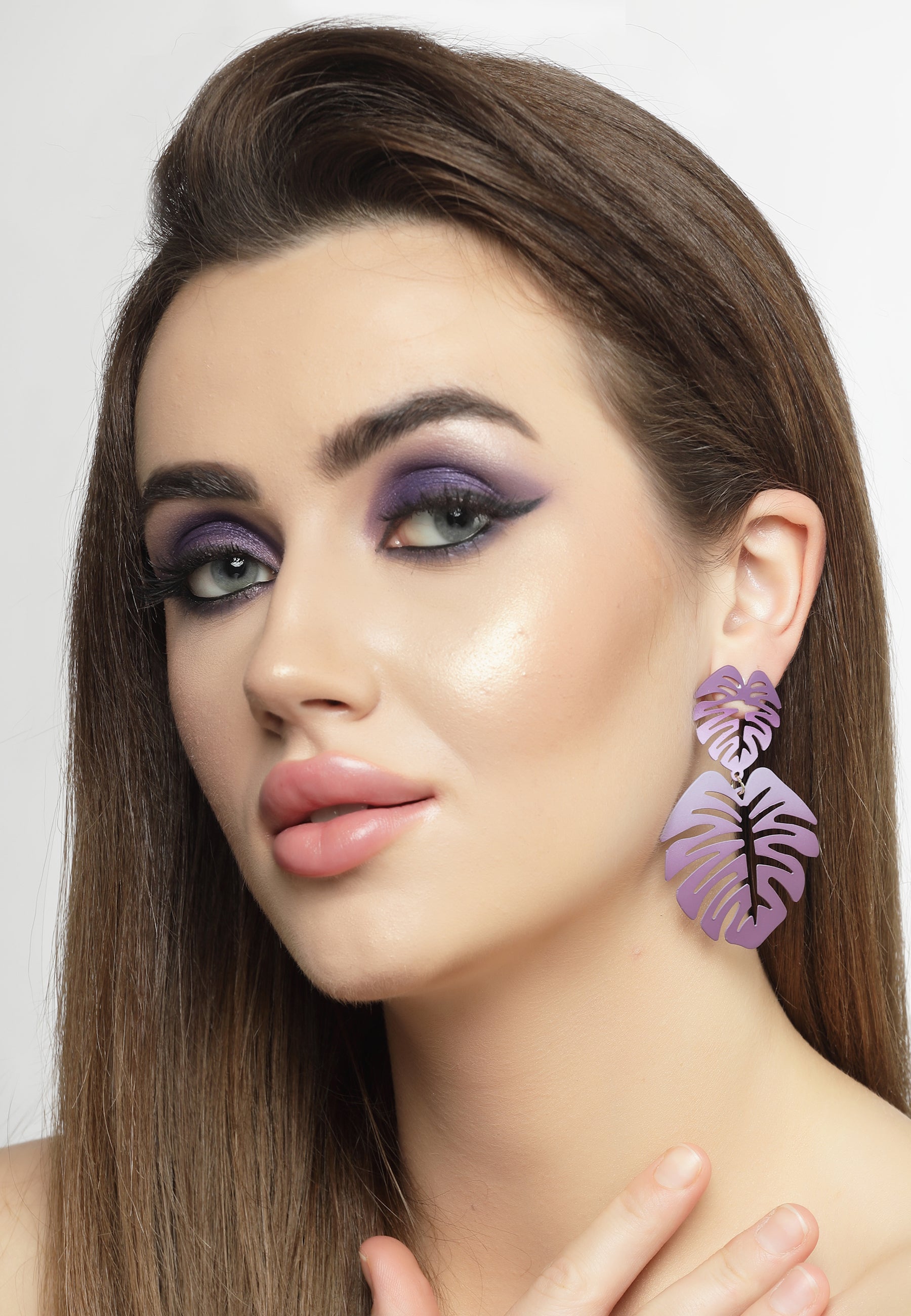 Boucles d'oreilles pendantes feuille de palmier lilas