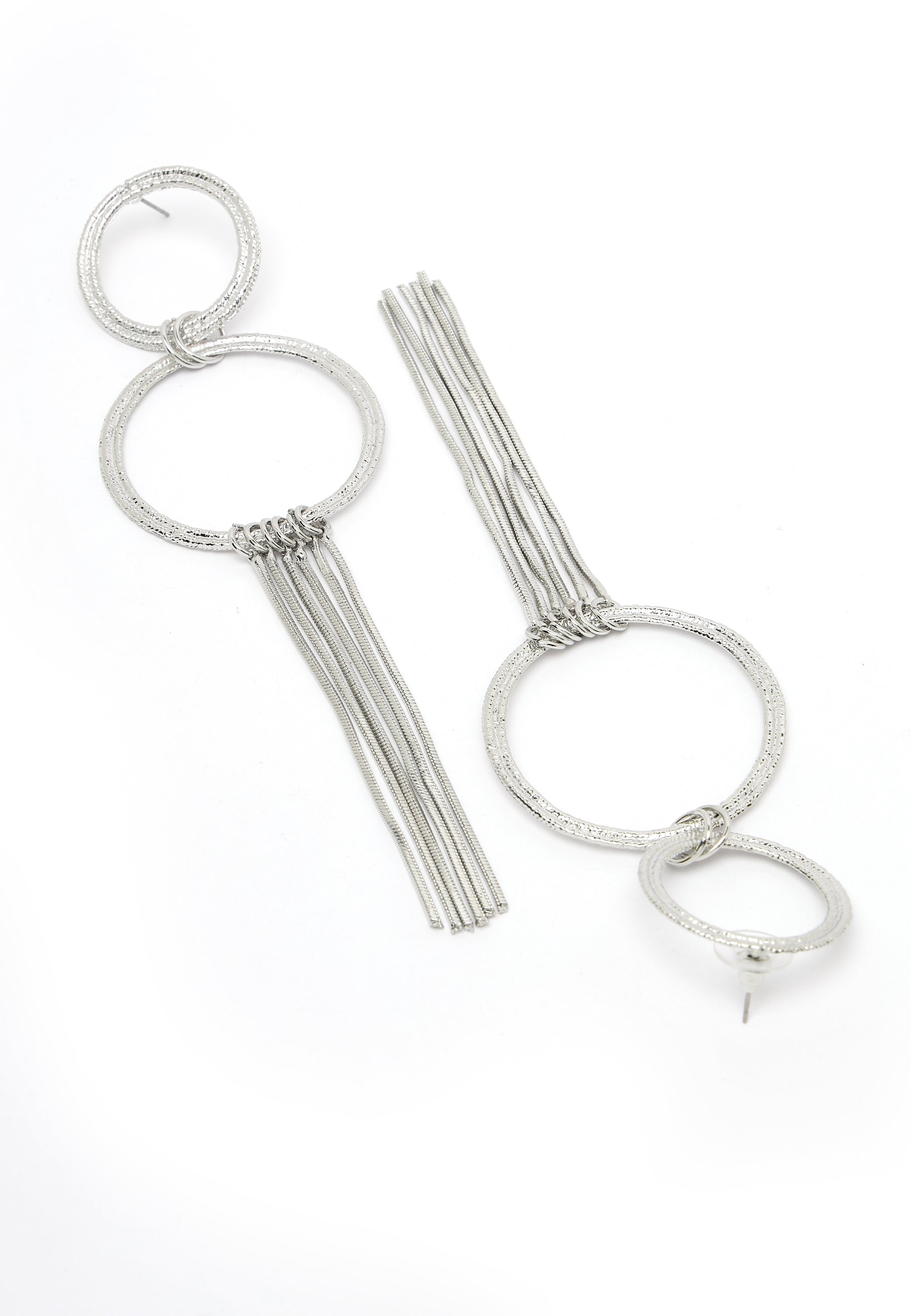 Avant-Garde Paris Elegant Circular Fringe Earrings In Silver