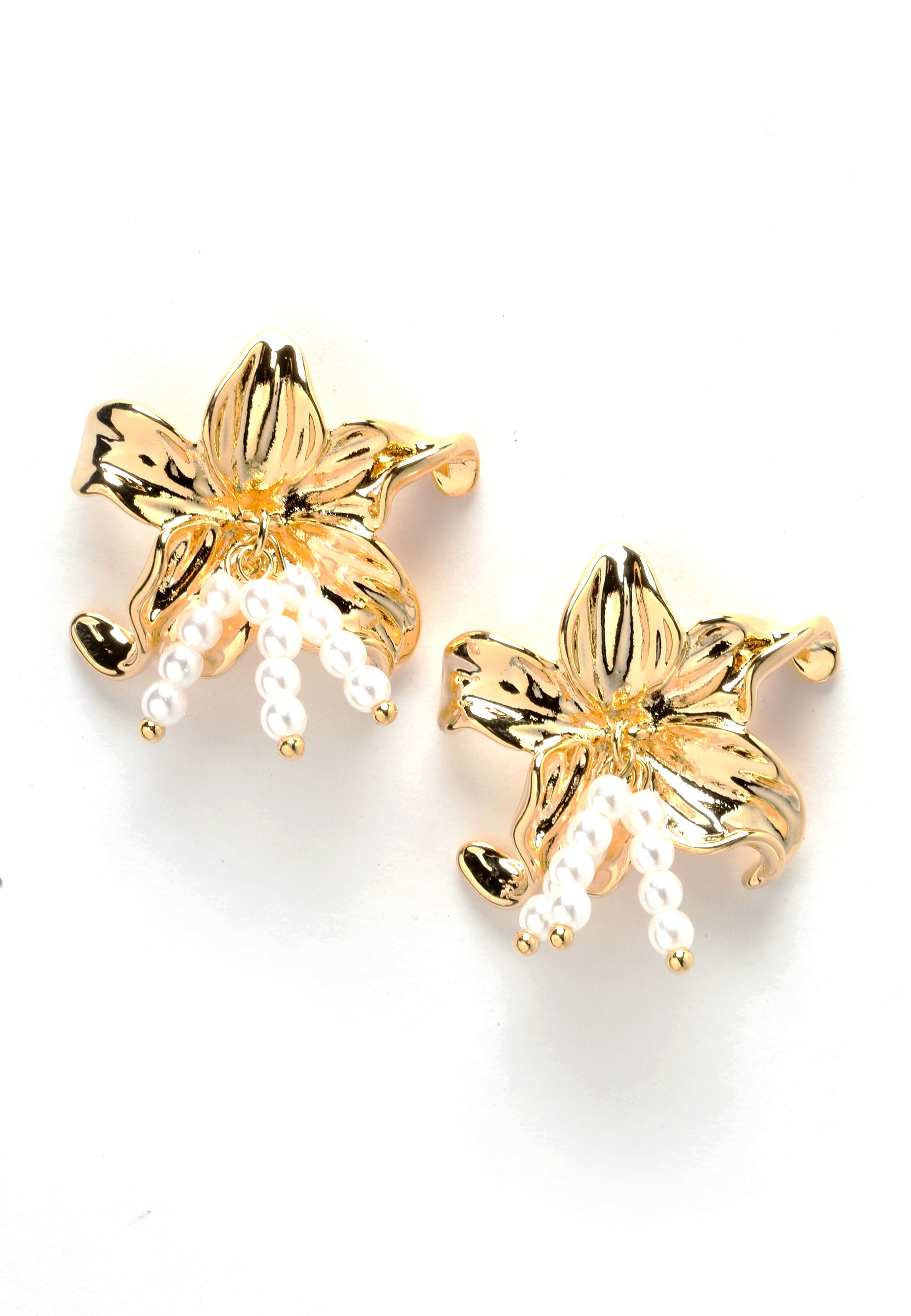 Avant-Garde Paris Beaded Flower Earring In Gold