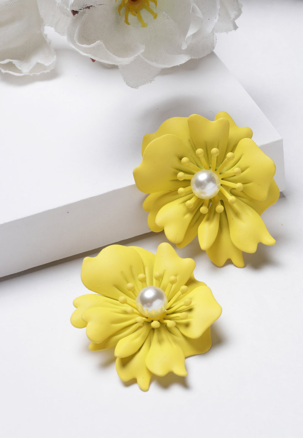 Avant-Garde Paris Floral Pearl Stud Earrings In Yellow
