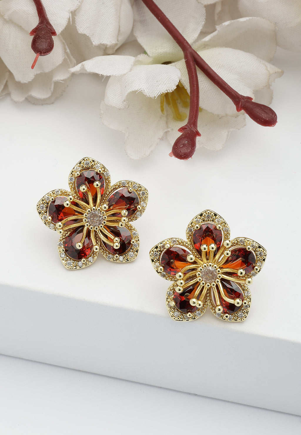 Pendientes de Stud Florales Rojos Dainty