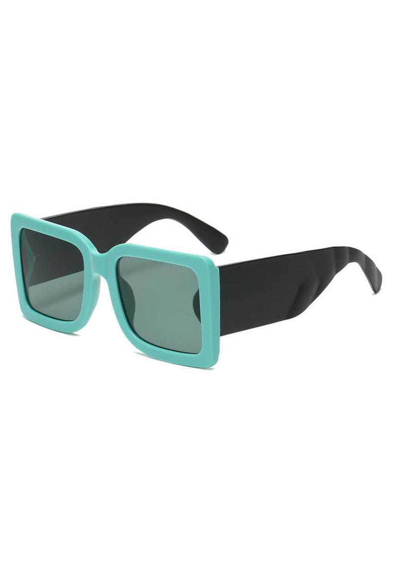 Avantgardistische, quadratische, übergroße Sonnenbrille mit Paris-Farbverlauf