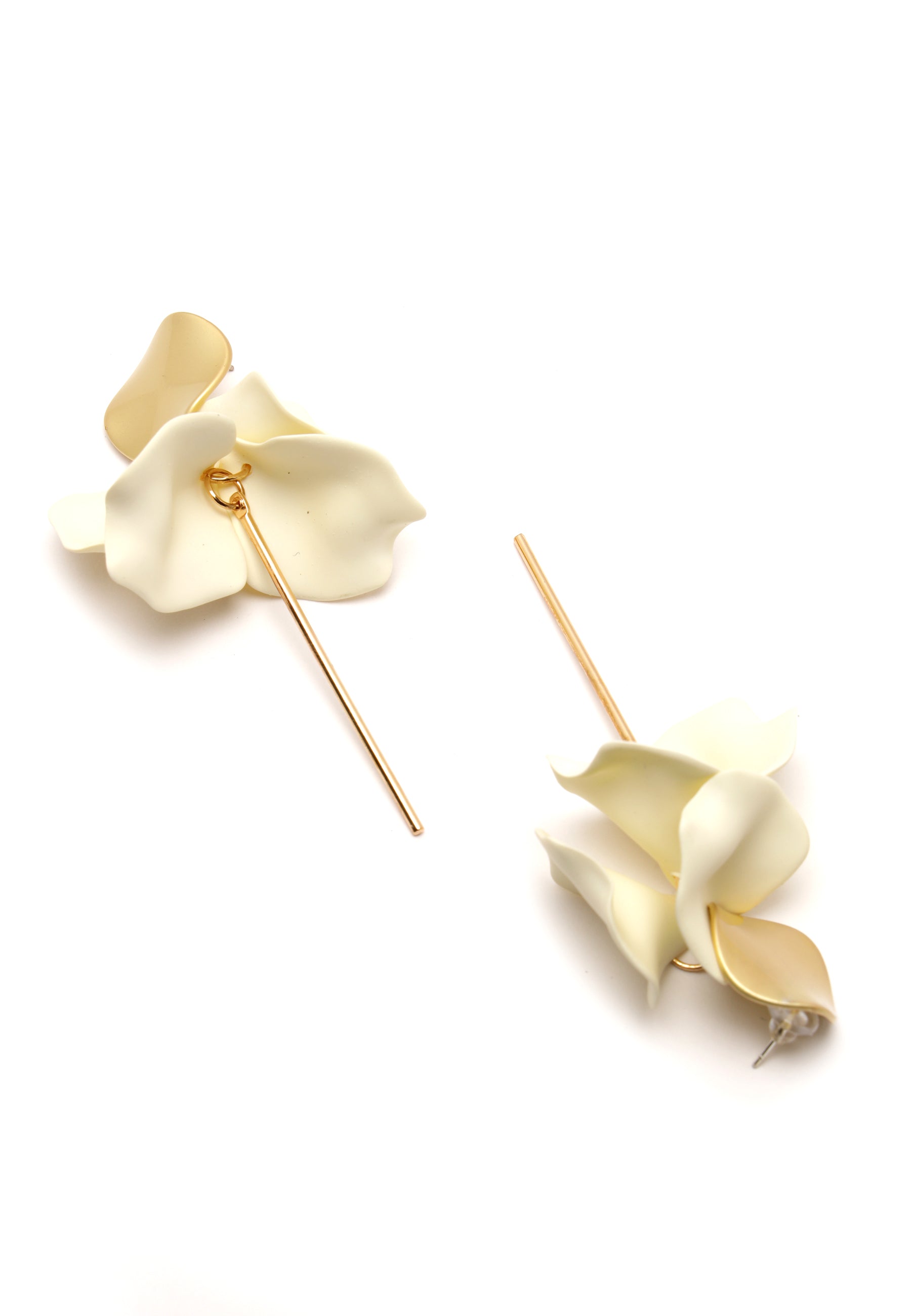 Petals Earrings in Cream