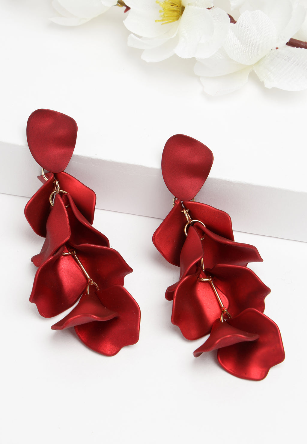 Avantgardistische Pariser Luxus-Statement-Ohrringe in Blütenblattform